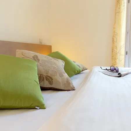 Aurora Lapad Central Suites Apartment