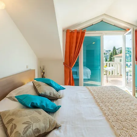 Aurora Lapad Central Suites