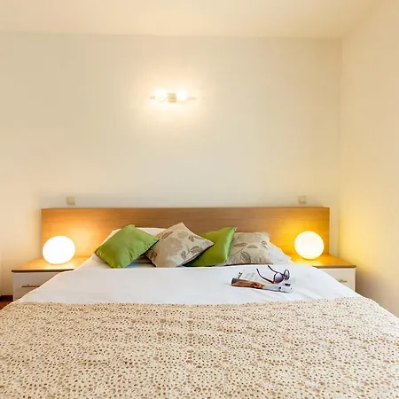 Aurora Lapad Central Suites Apartman