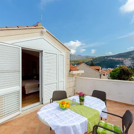 Aurora Lapad Central Suites *